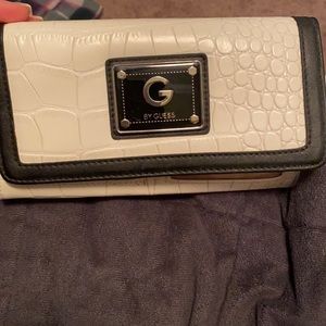 Brand new guess wallet